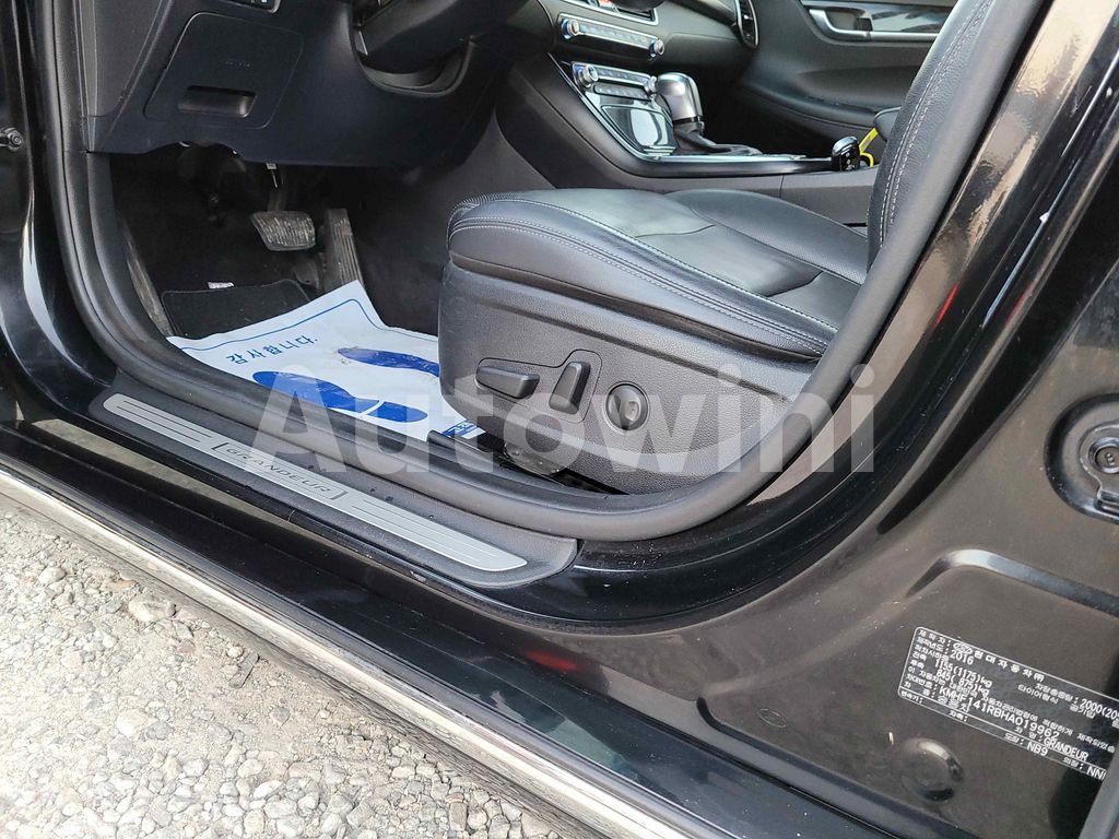 2017 HYUNDAI GRANDEUR IG AZERA NO ACCIDENT PREMIUM - 21