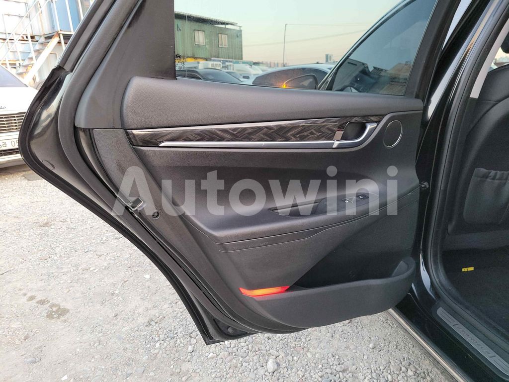 2017 HYUNDAI GRANDEUR IG AZERA NO ACCIDENT PREMIUM - 25
