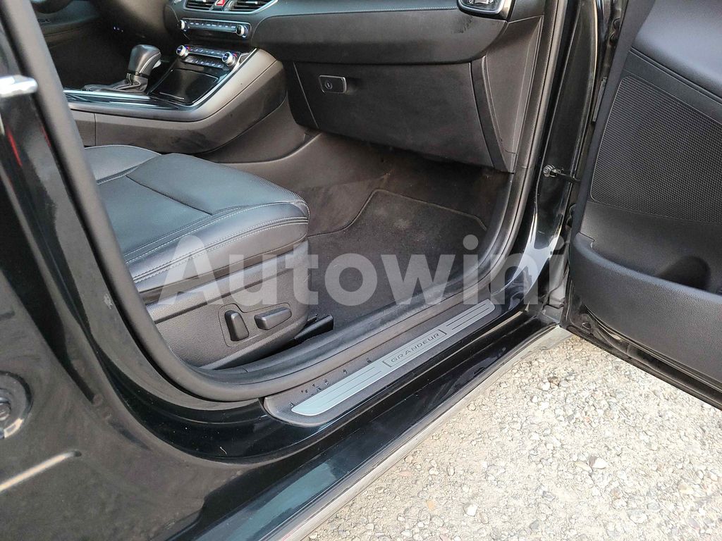 2017 HYUNDAI GRANDEUR IG AZERA NO ACCIDENT PREMIUM - 34