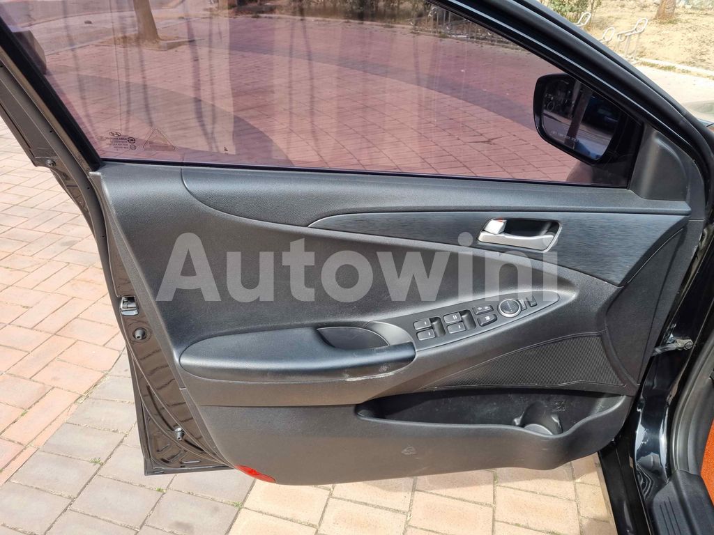 2013 HYUNDAI YF SONATA LPG AT - 21