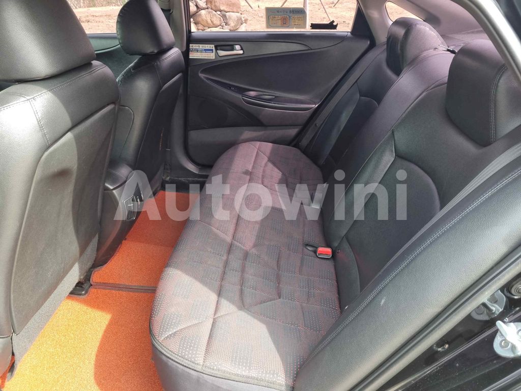 2013 HYUNDAI YF SONATA LPG AT - 28