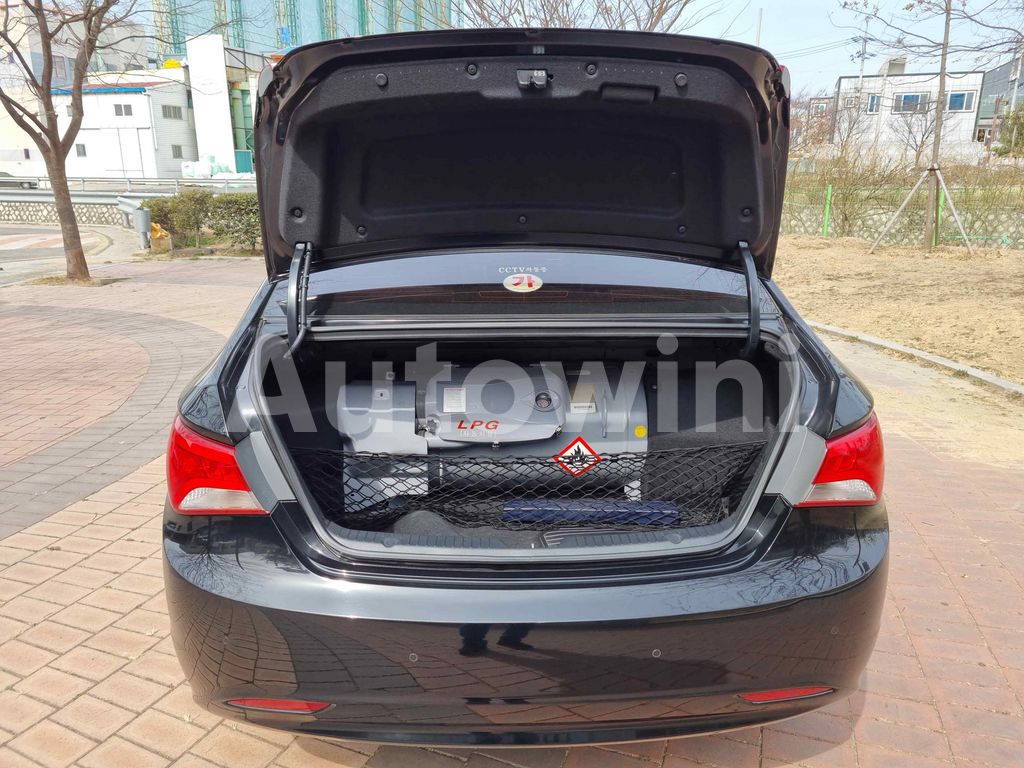 2013 HYUNDAI YF SONATA LPG AT - 29
