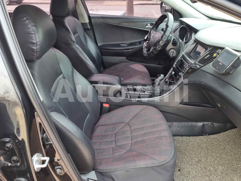 2013 HYUNDAI YF SONATA LPG AT - 38