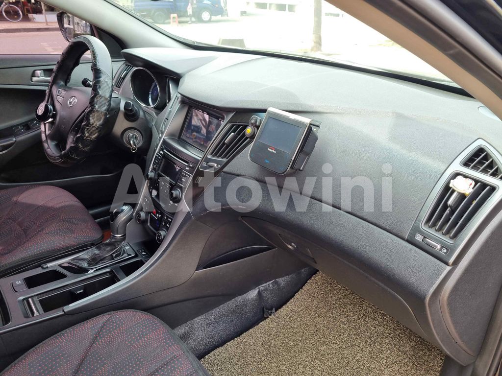 2013 HYUNDAI YF SONATA LPG AT - 39