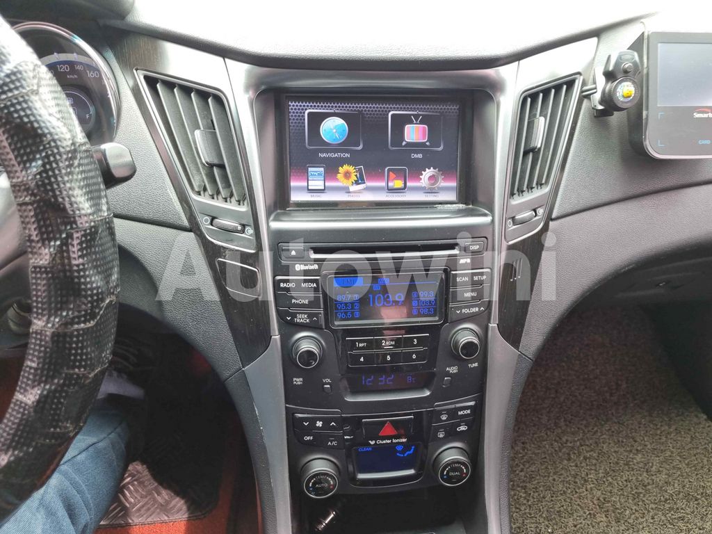 2013 HYUNDAI YF SONATA LPG AT - 46