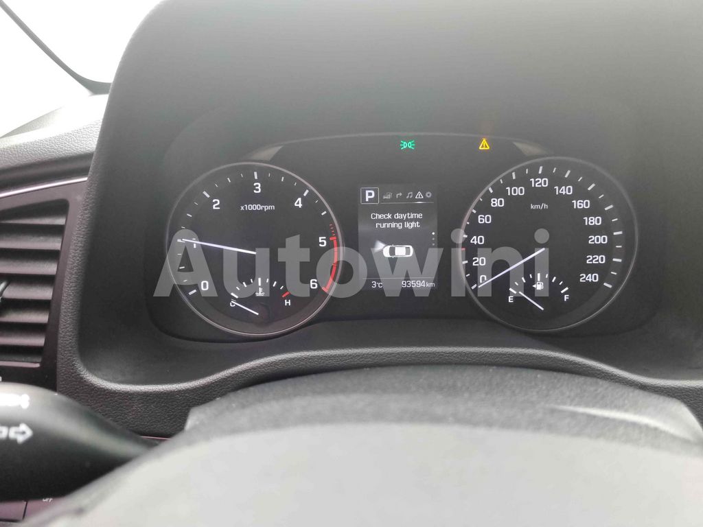 KMHTB41BP8A122334   ?RE-CARVED VIN NUMBER  BUYERS NEED TO CHECK IF RE-CARVED VIN NUMBERS ARE ALLOWED IN THEIR COUNTRY TO AVOID CUSTOMS ISSUES BEFORE BOOKING. 2012 HYUNDAI GRANDEUR HG AZERA A+-1