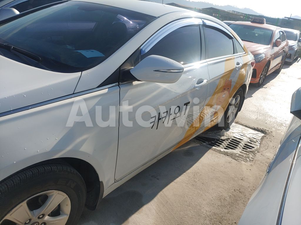 2016 HYUNDAI YF SONATA THE BRILLIANT 16OF16 TAXI REAL ODOMETER - 11