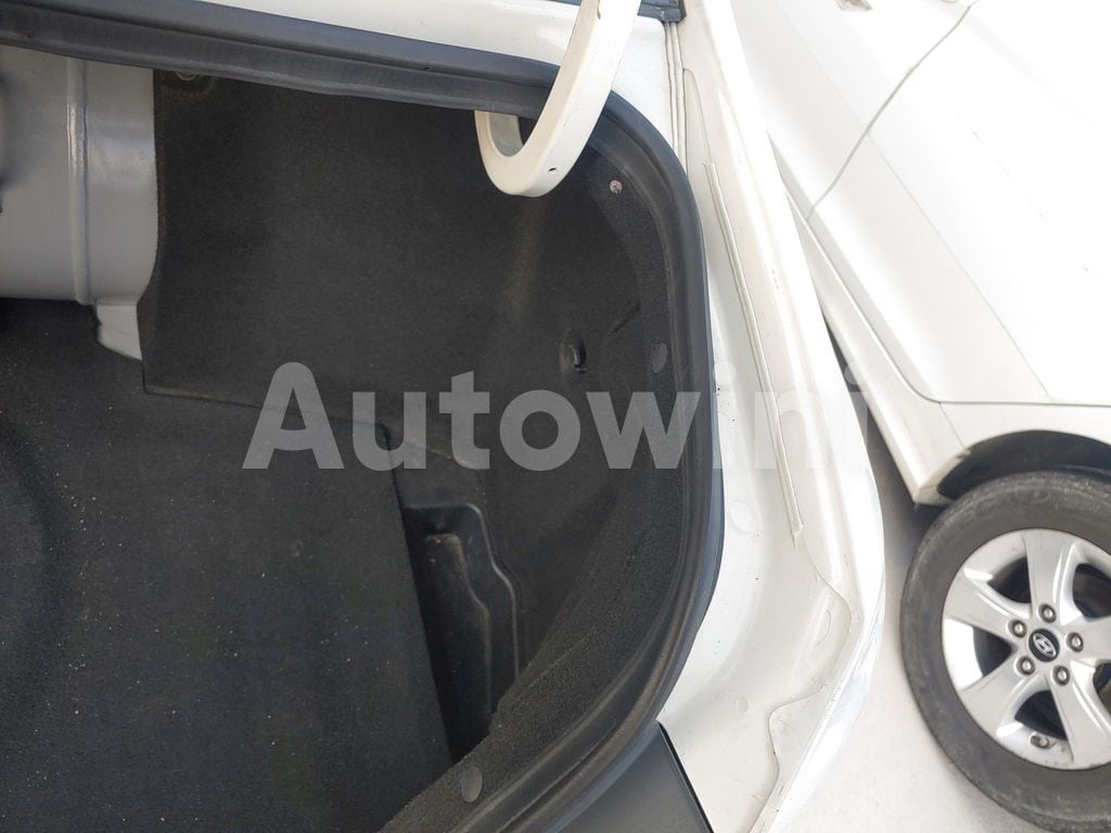 2016 HYUNDAI YF SONATA THE BRILLIANT 16OF16 TAXI REAL ODOMETER - 36