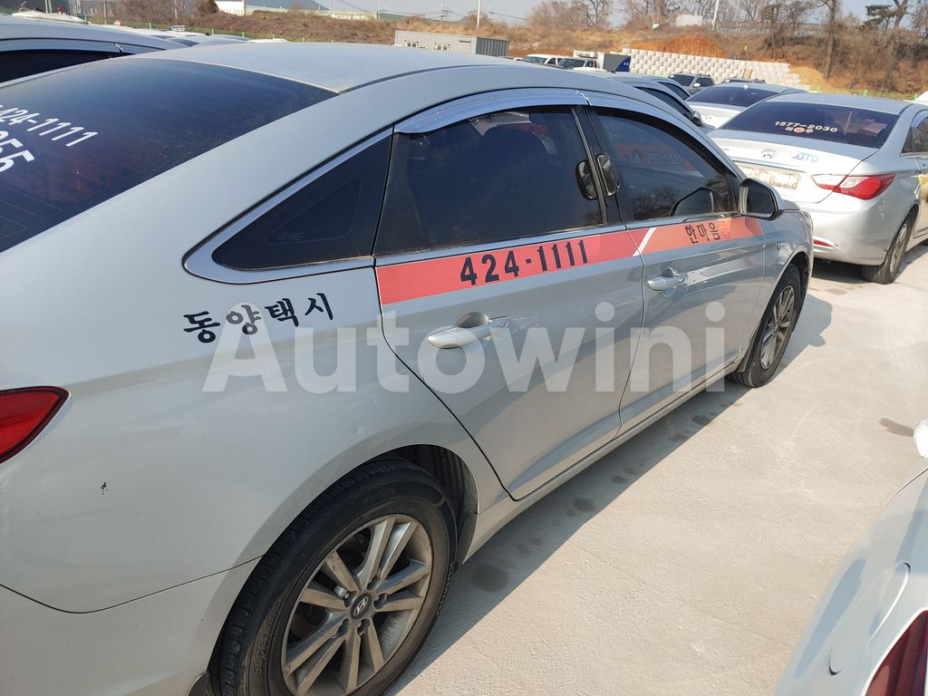 KMHE341DBJA431546 2018 HYUNDAI LF SONATA 18OF17 TAXI REAL ODOMETER-5