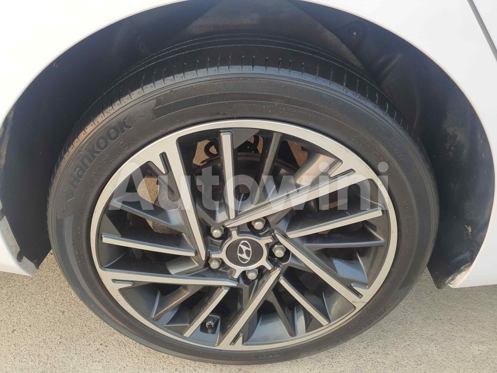 2016 HYUNDAI AVANTE ELANTRA 17INCH LPG AT - 12