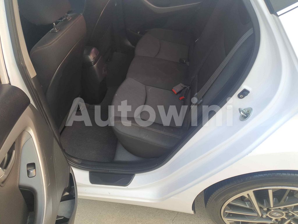 2016 HYUNDAI AVANTE ELANTRA 17INCH LPG AT - 18