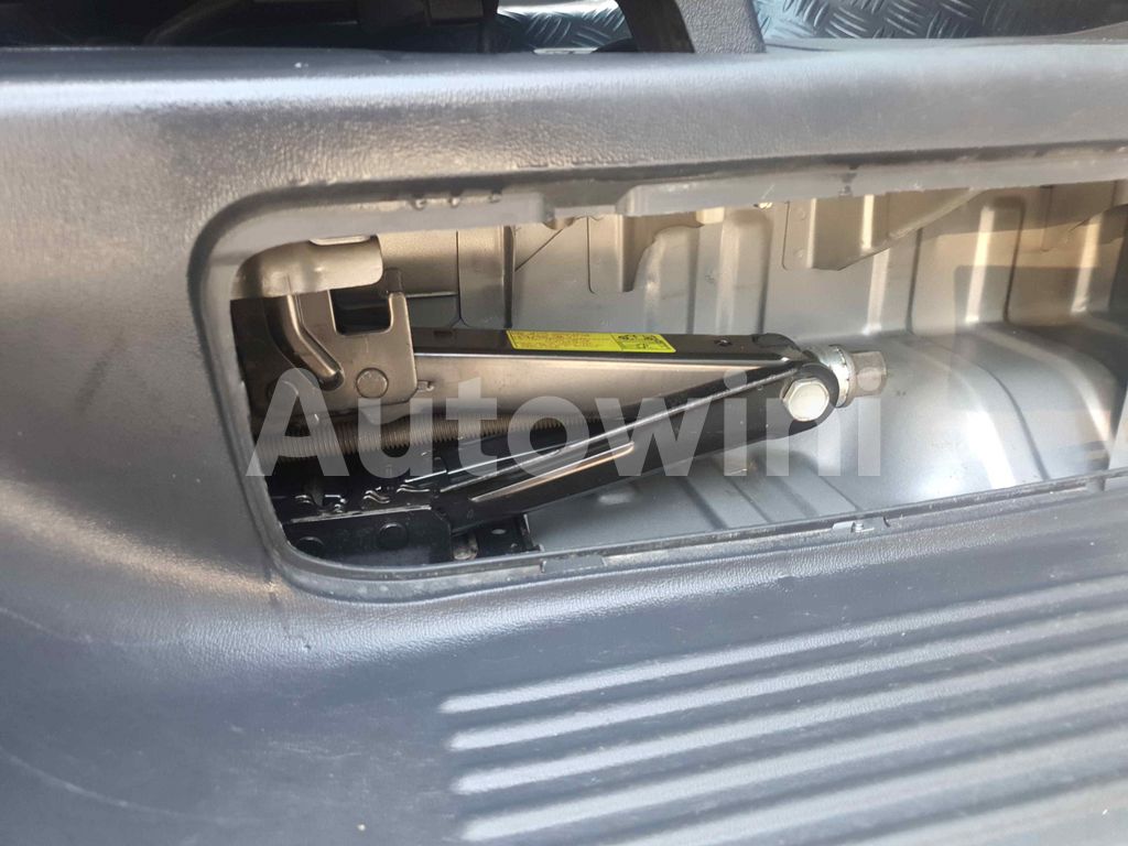 2011 HYUNDAI GRAND STAREX H-1 PREMIUM 12SEAT ANDROID ABS VDC AT - 21