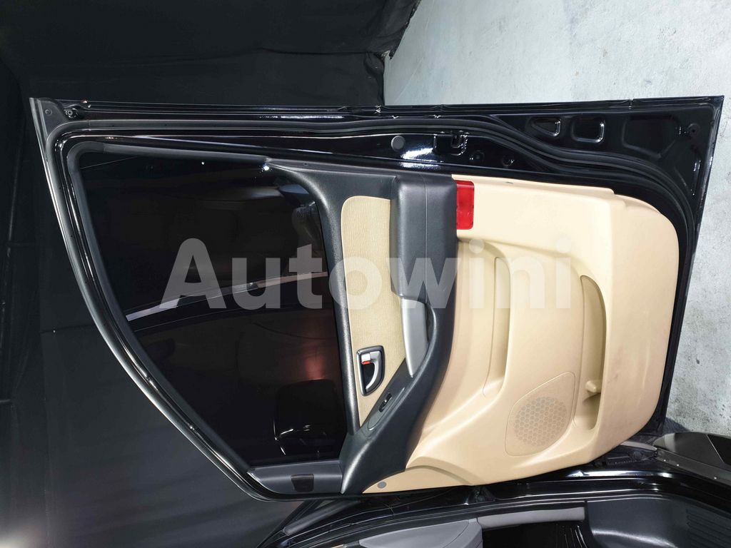 2017 HYUNDAI GRAND STAREX H-1 LIMOUSINE+ABS+NAVI+CAMERA - 32