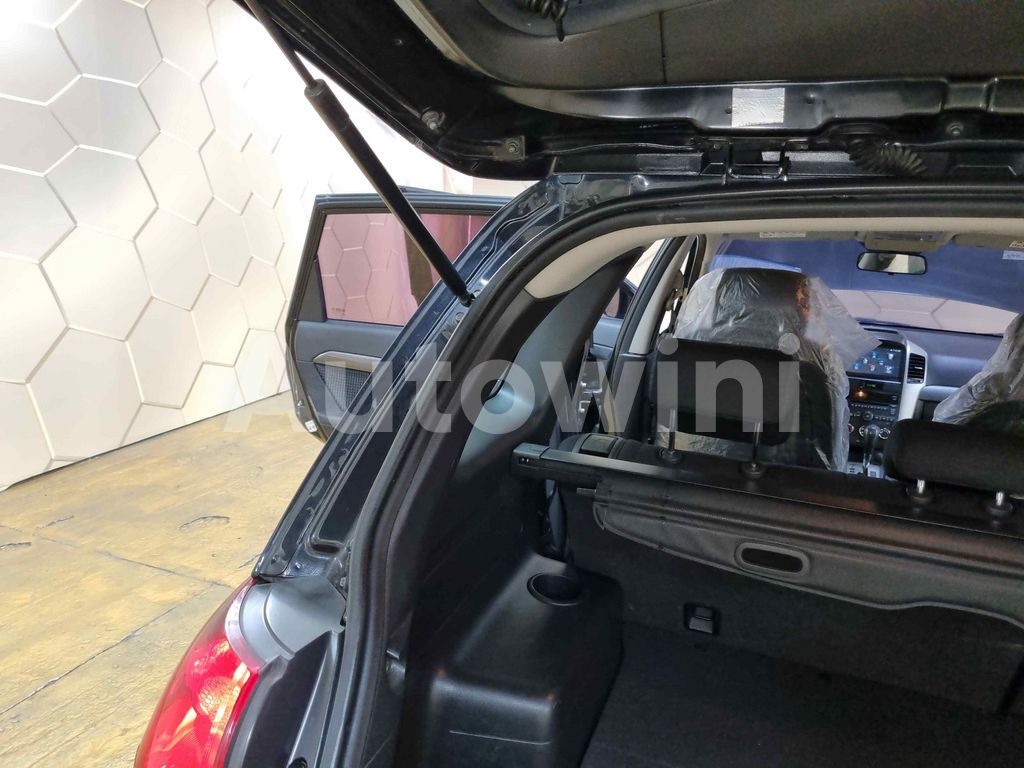 2010 GM DAEWOO (CHEVROLET) WINSTORM VERY GOOD CONDITION - 31