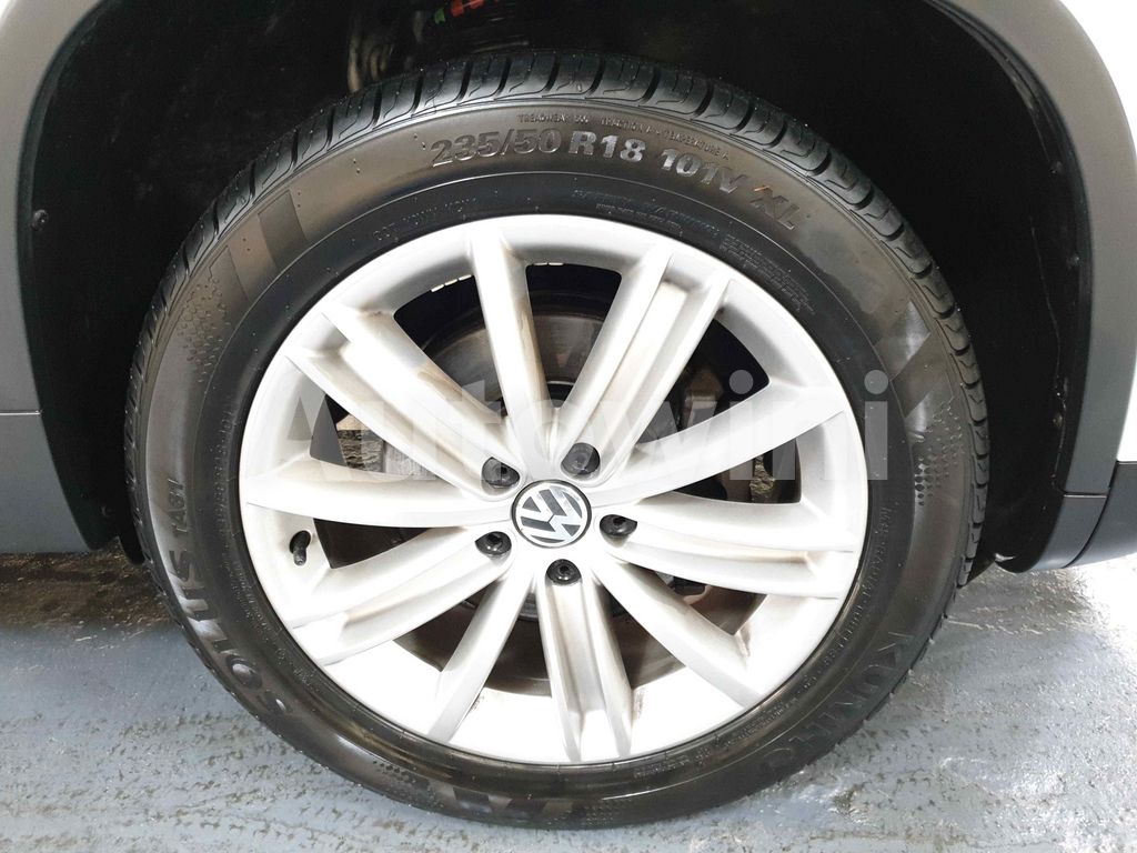 2013 VOLKSWAGEN  TIGUAN AUTO+ABS+S.KEY+SUNROOF+4*4+NAVI+CAMERA - 52