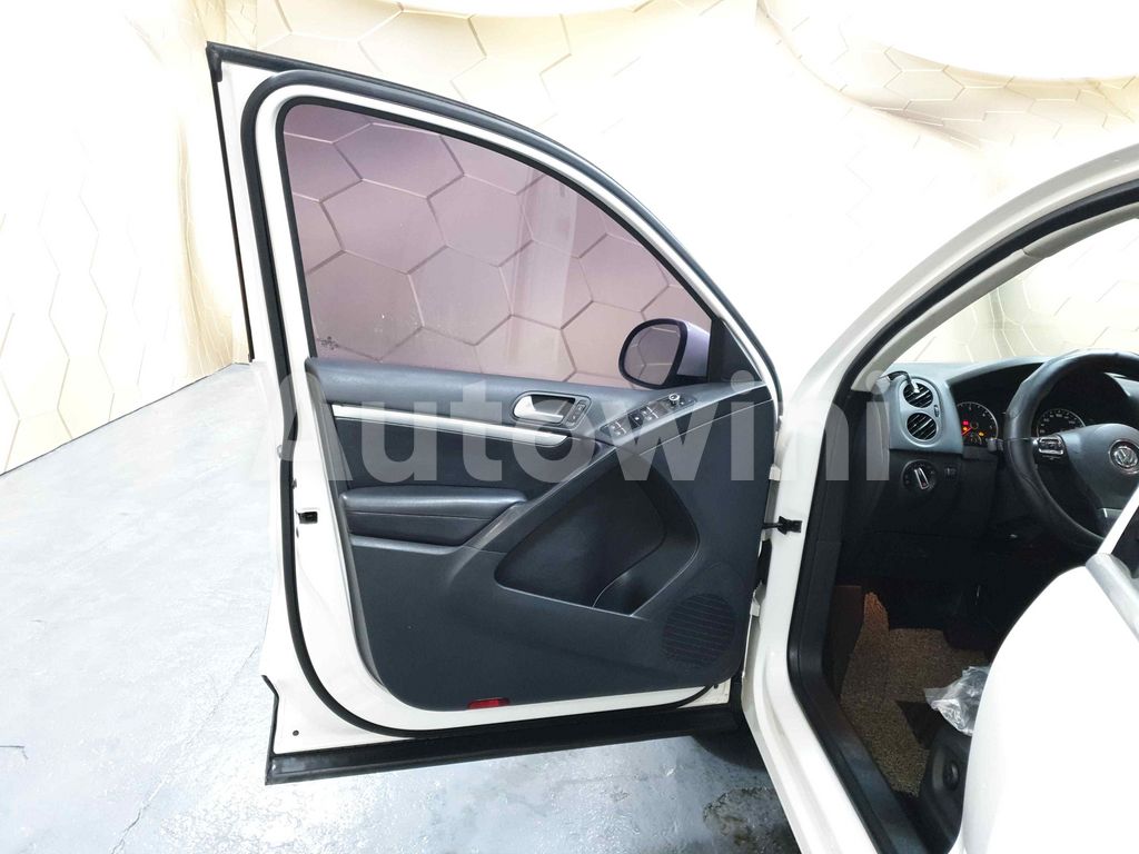 2013 VOLKSWAGEN  TIGUAN AUTO+ABS+S.KEY+SUNROOF+4*4+NAVI+CAMERA - 21