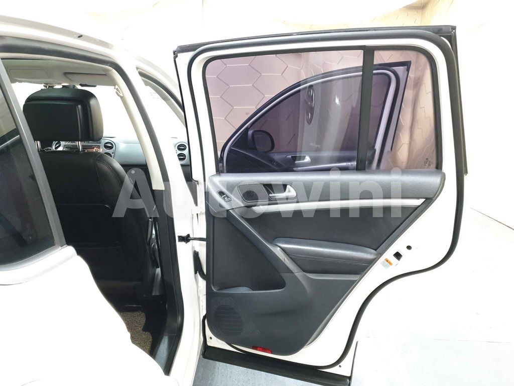 2013 VOLKSWAGEN  TIGUAN AUTO+ABS+S.KEY+SUNROOF+4*4+NAVI+CAMERA - 28