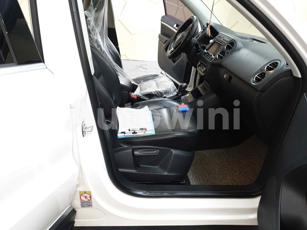 2013 VOLKSWAGEN  TIGUAN AUTO+ABS+S.KEY+SUNROOF+4*4+NAVI+CAMERA - 34