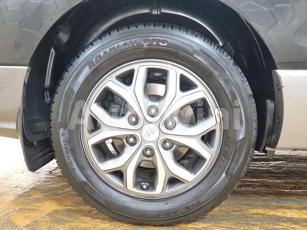2017 HYUNDAI GRAND STAREX AUTO +11 SEAT +ABS+NAVI+REAR CAMERA - 51