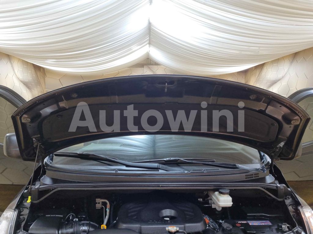 2017 HYUNDAI GRAND STAREX AUTO +11 SEAT +ABS+NAVI+REAR CAMERA - 24