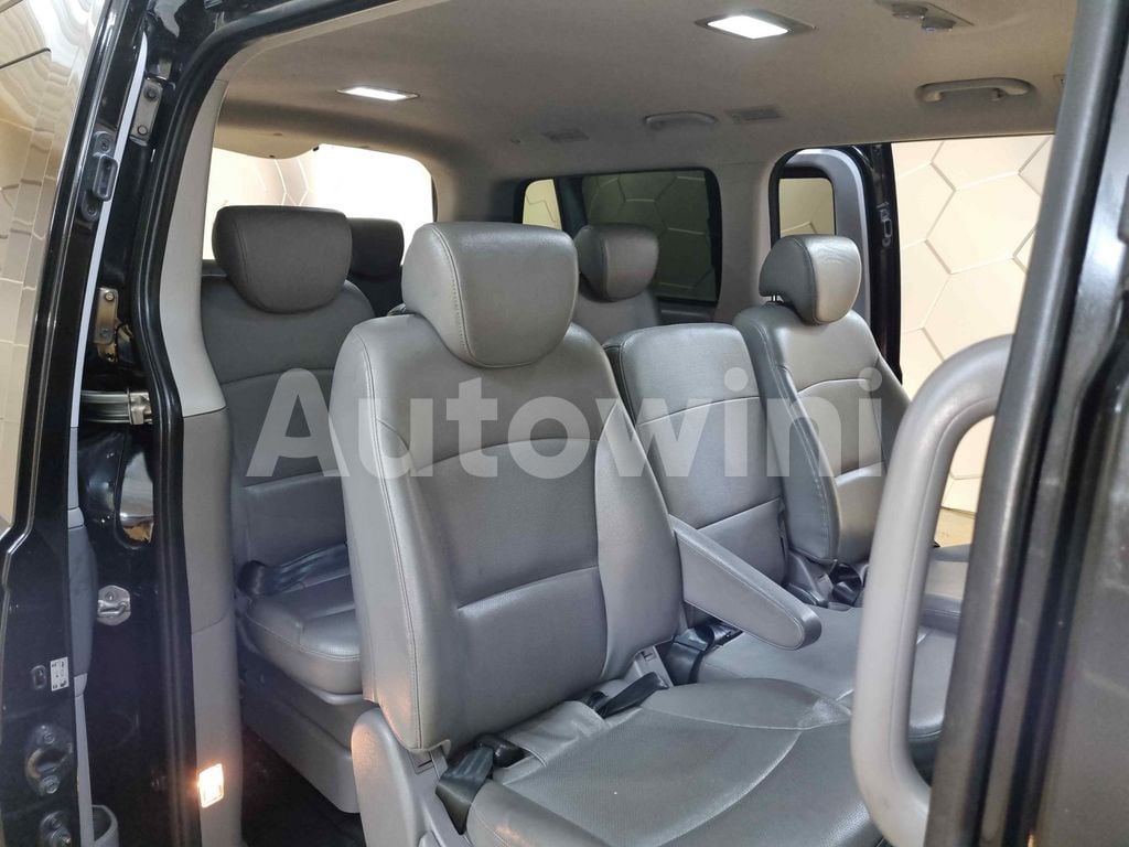 2017 HYUNDAI GRAND STAREX AUTO +11 SEAT +ABS+NAVI+REAR CAMERA - 30