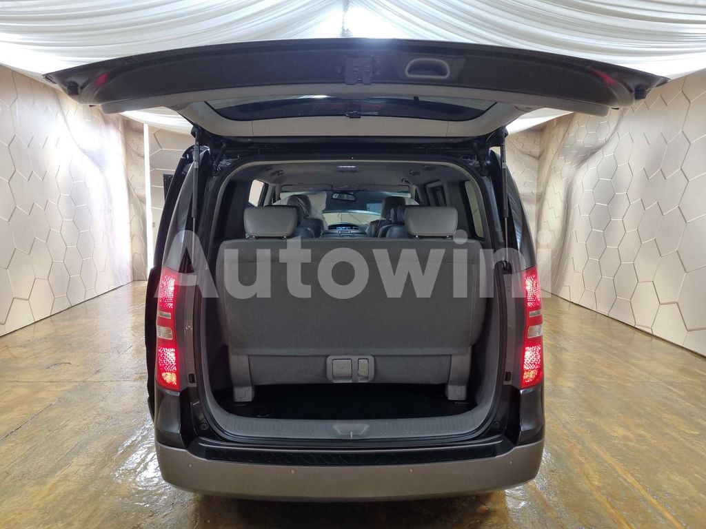 2017 HYUNDAI GRAND STAREX AUTO +11 SEAT +ABS+NAVI+REAR CAMERA - 33