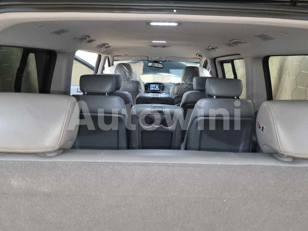 2017 HYUNDAI GRAND STAREX AUTO +11 SEAT +ABS+NAVI+REAR CAMERA - 36