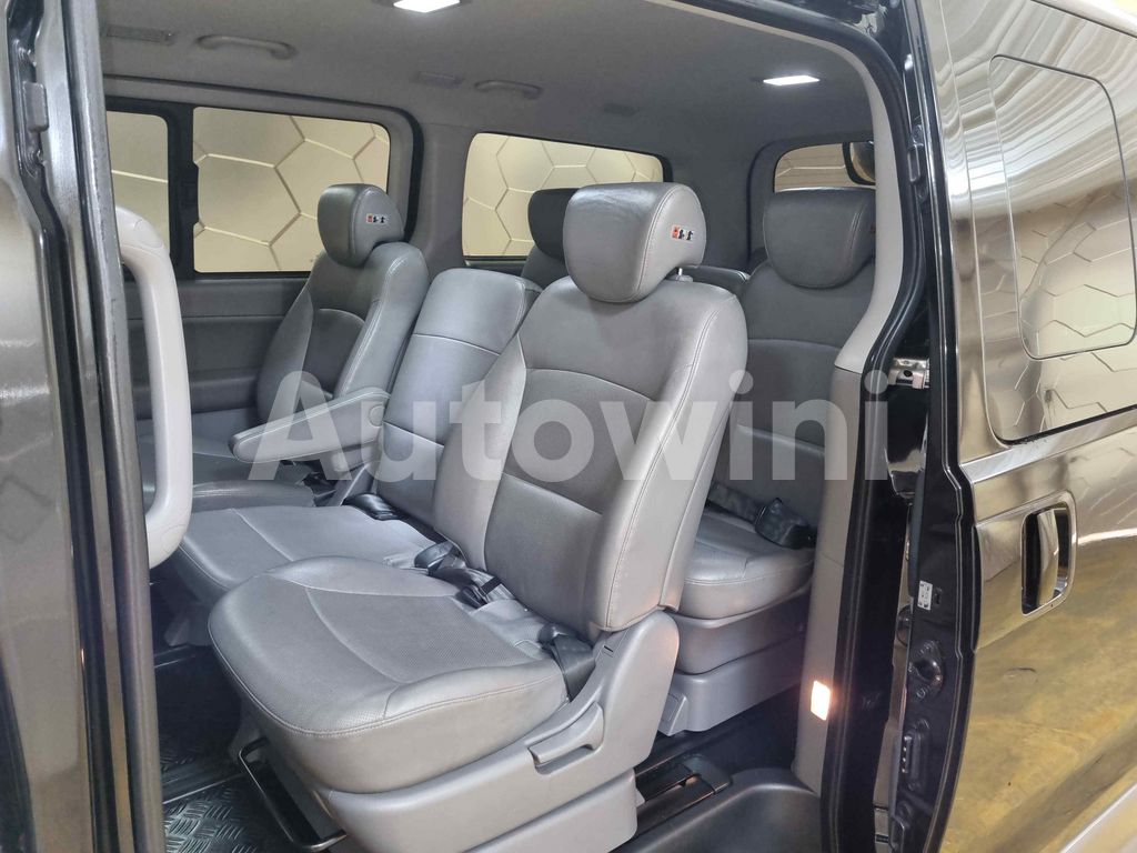 2017 HYUNDAI GRAND STAREX AUTO +11 SEAT +ABS+NAVI+REAR CAMERA - 38