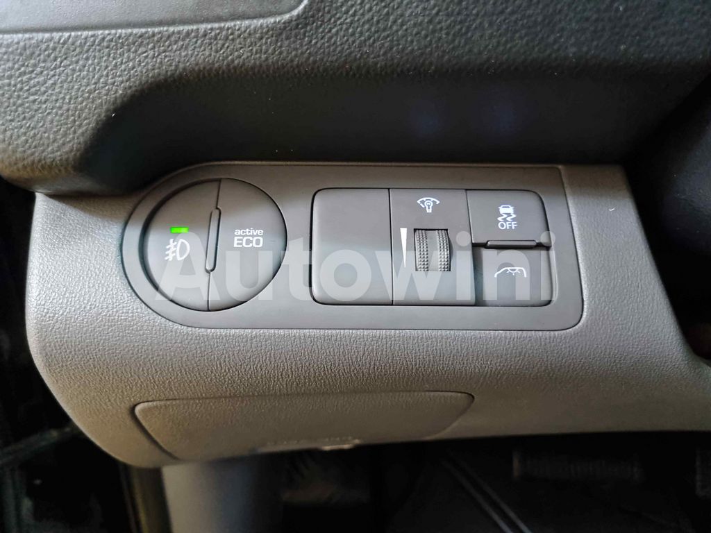 2017 HYUNDAI GRAND STAREX AUTO +11 SEAT +ABS+NAVI+REAR CAMERA - 18