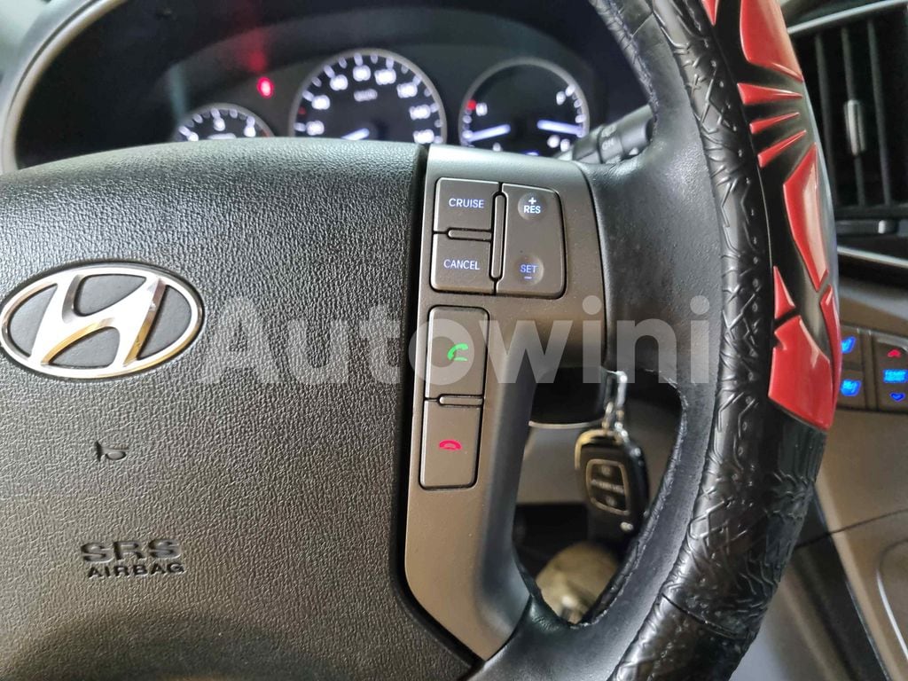 2017 HYUNDAI GRAND STAREX AUTO +11 SEAT +ABS+NAVI+REAR CAMERA - 12