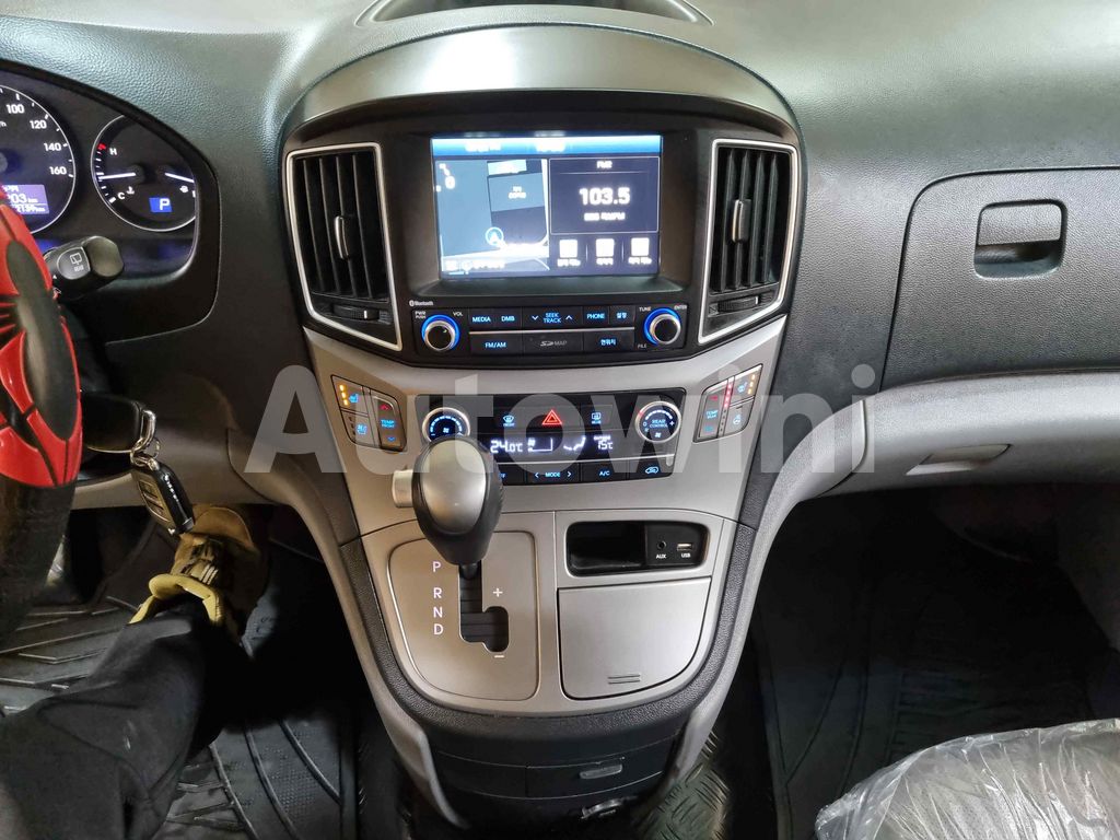 2017 HYUNDAI GRAND STAREX AUTO +11 SEAT +ABS+NAVI+REAR CAMERA - 16