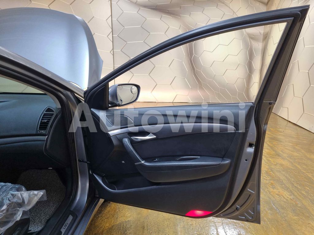 2012 HYUNDAI I40 SALOON AUTO +S.KEY +NAVI+REAR CAMERA - 26