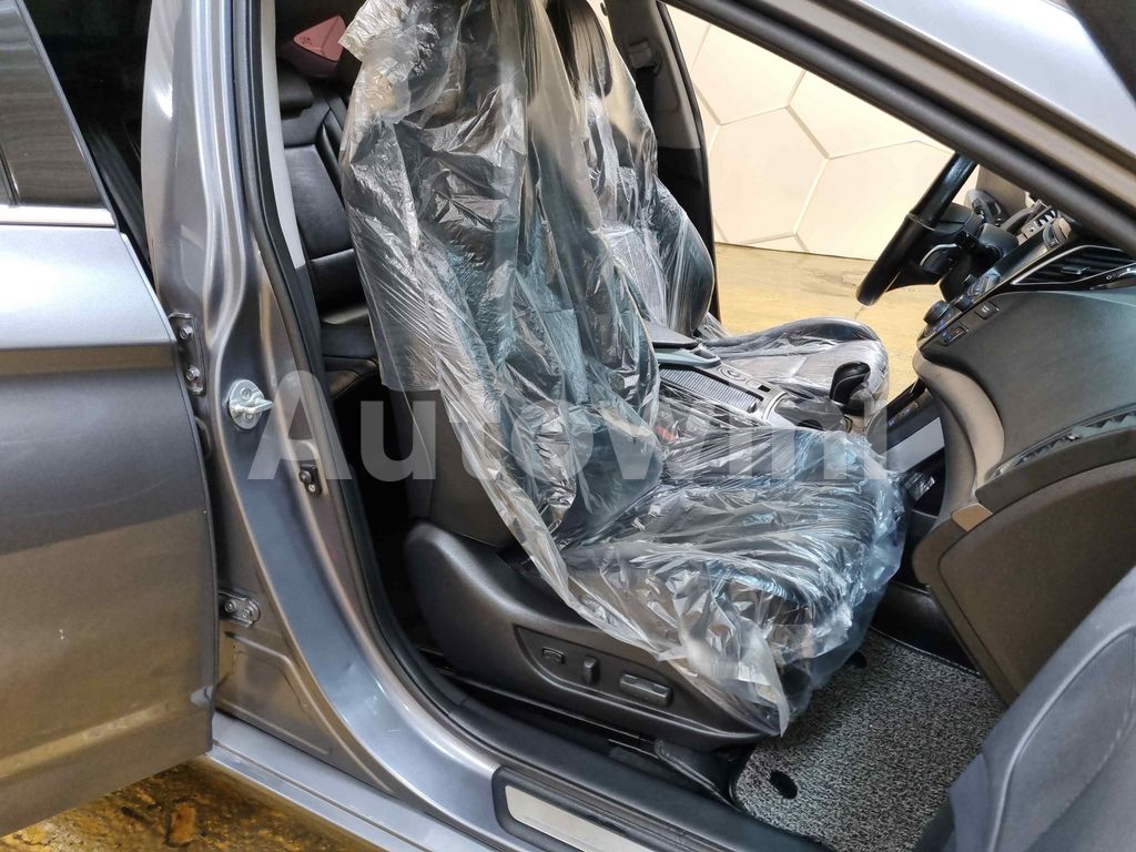 2012 HYUNDAI I40 SALOON AUTO +S.KEY +NAVI+REAR CAMERA - 29