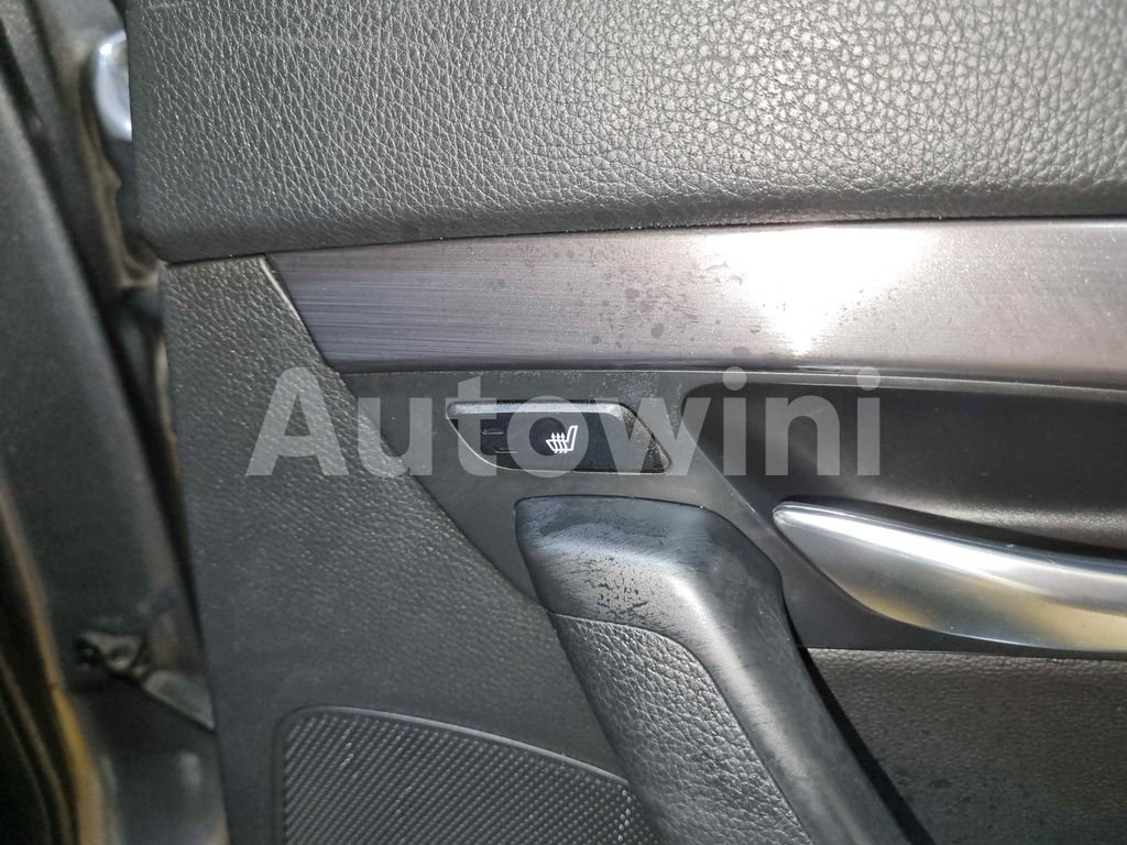 2012 HYUNDAI I40 SALOON AUTO +S.KEY +NAVI+REAR CAMERA - 32