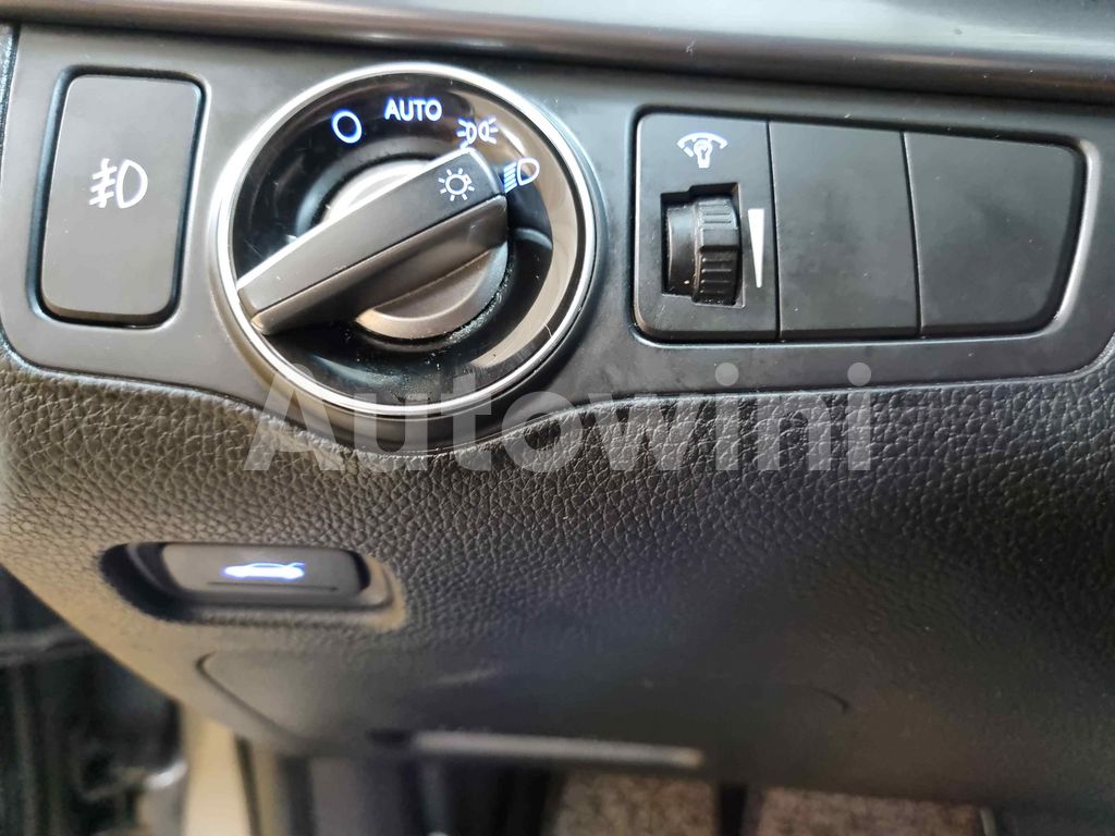 2012 HYUNDAI I40 SALOON AUTO +S.KEY +NAVI+REAR CAMERA - 20