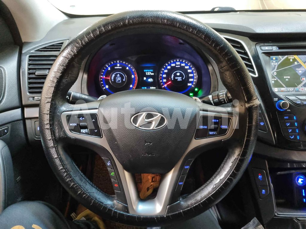 2012 HYUNDAI I40 SALOON AUTO +S.KEY +NAVI+REAR CAMERA - 9