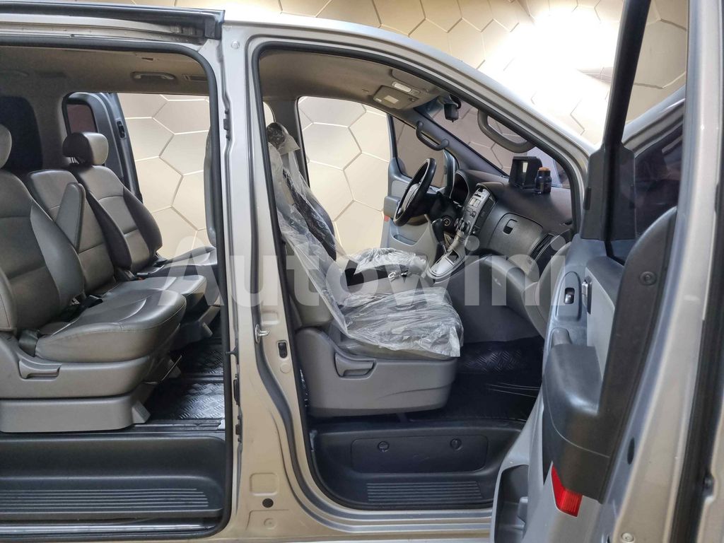 2014 HYUNDAI GRAND STAREX H-1 AUTO +ABS +NAVI +REAR CAMERA +12 SEAT - 25