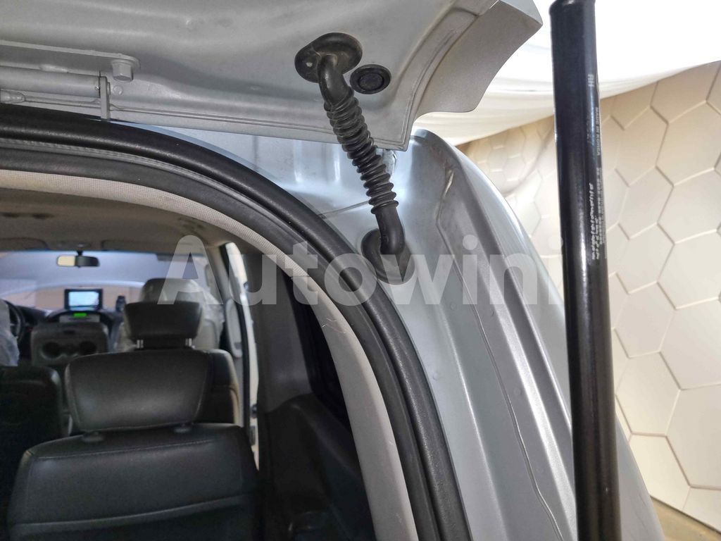 2014 HYUNDAI GRAND STAREX H-1 AUTO +ABS +NAVI +REAR CAMERA +12 SEAT - 32