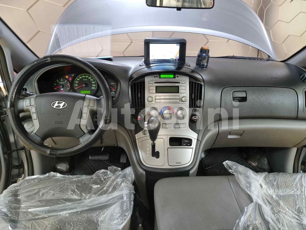 2014 HYUNDAI GRAND STAREX H-1 AUTO +ABS +NAVI +REAR CAMERA +12 SEAT - 9