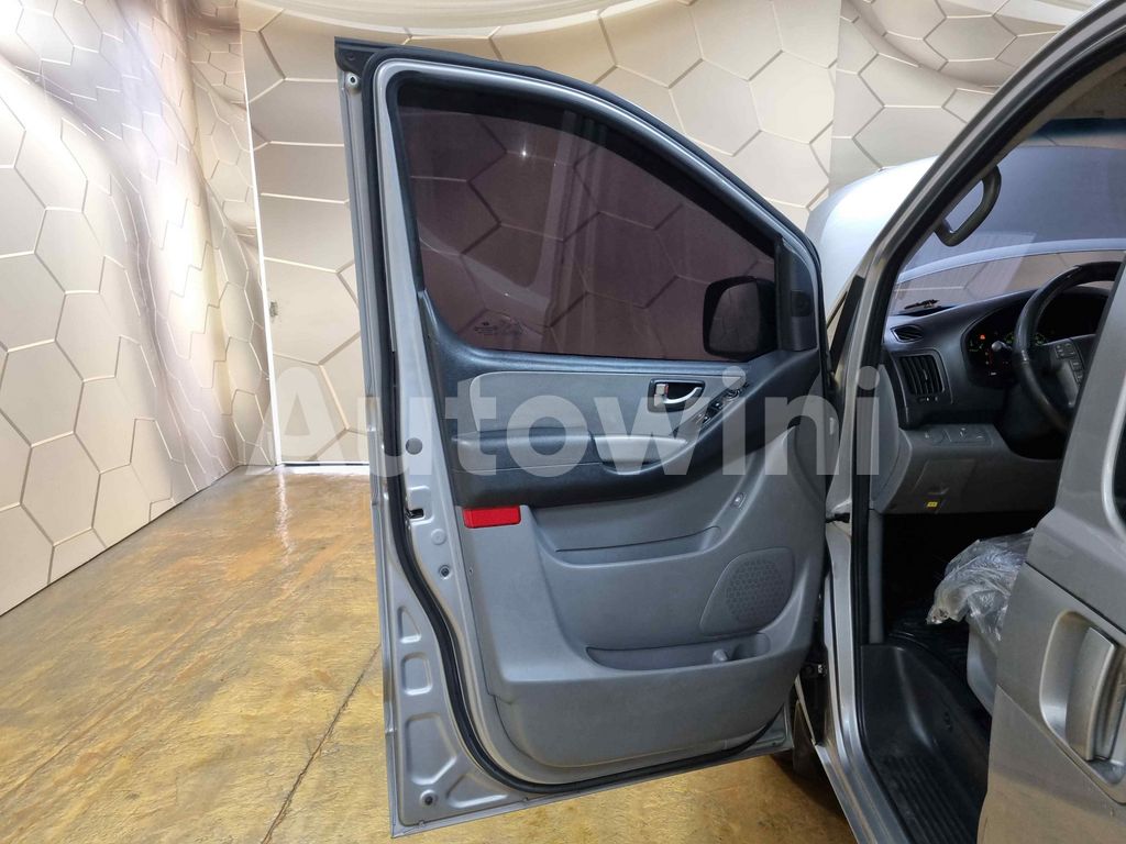 2014 HYUNDAI GRAND STAREX H-1 AUTO +ABS +NAVI +REAR CAMERA +12 SEAT - 36