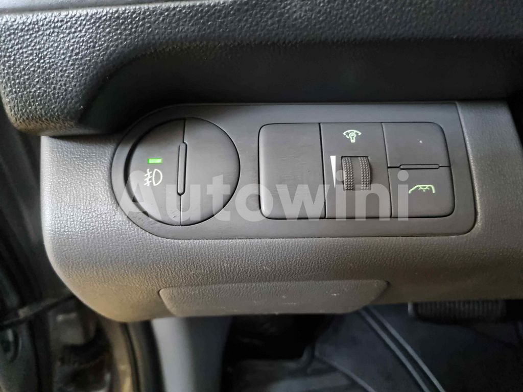 2014 HYUNDAI GRAND STAREX H-1 AUTO +ABS +NAVI +REAR CAMERA +12 SEAT - 17