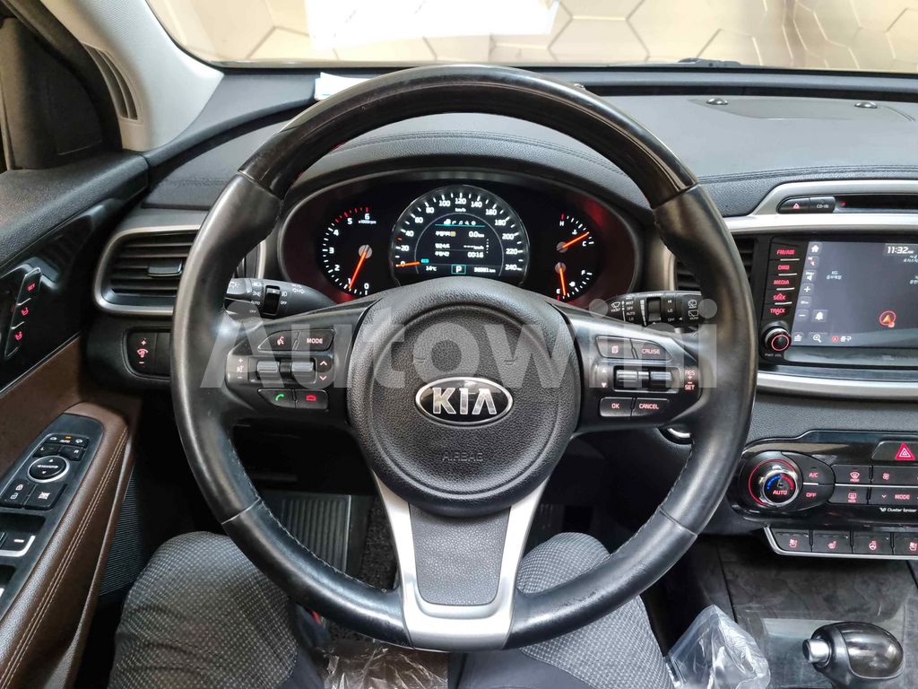 2015 KIA  SORENTO AUTO +4WD+S.KEY +NAVI+REAR CAMERA +ABS - 10