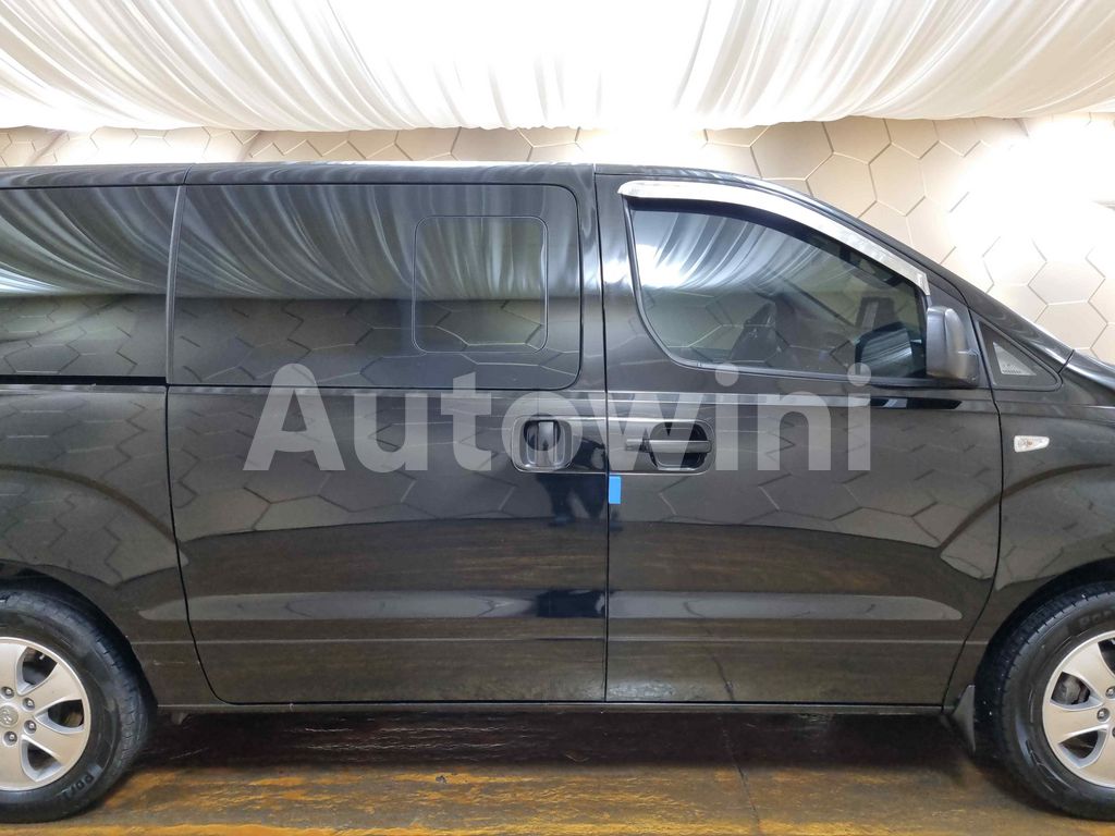 KMJWA37KDHU889042 2017 HYUNDAI GRAND STAREX H-1 AUTO +4WD+NAVI+REAR CAMERA-3