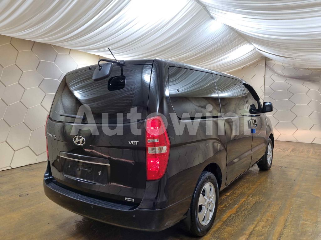 KMJWA37KDHU889042 2017 HYUNDAI GRAND STAREX H-1 AUTO +4WD+NAVI+REAR CAMERA-2
