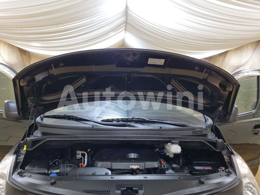 2017 HYUNDAI GRAND STAREX H-1 AUTO +4WD+NAVI+REAR CAMERA - 23