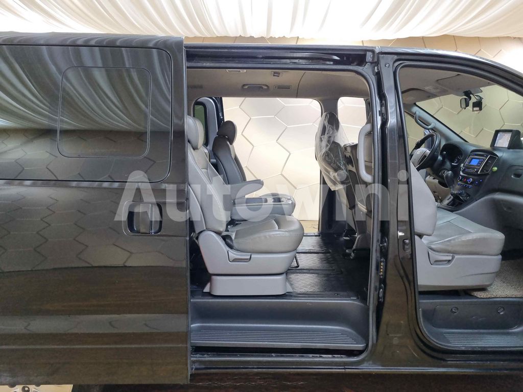2017 HYUNDAI GRAND STAREX H-1 AUTO +4WD+NAVI+REAR CAMERA - 28