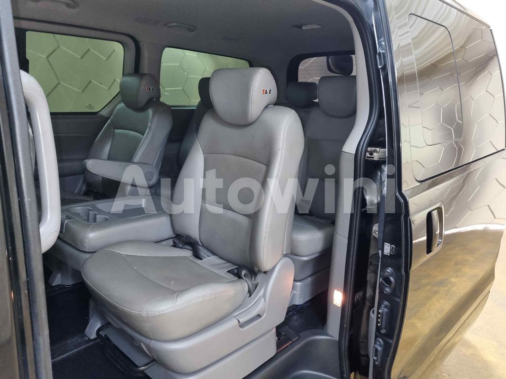 2017 HYUNDAI GRAND STAREX H-1 AUTO +4WD+NAVI+REAR CAMERA - 37