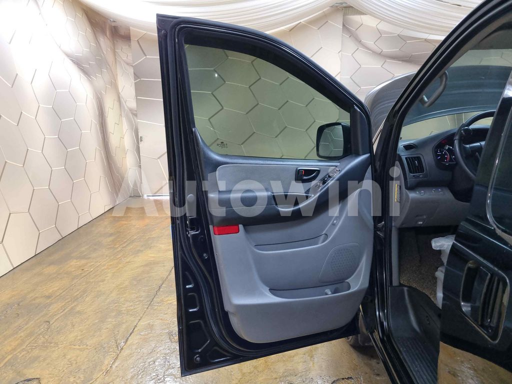 2017 HYUNDAI GRAND STAREX H-1 AUTO +4WD+NAVI+REAR CAMERA - 39