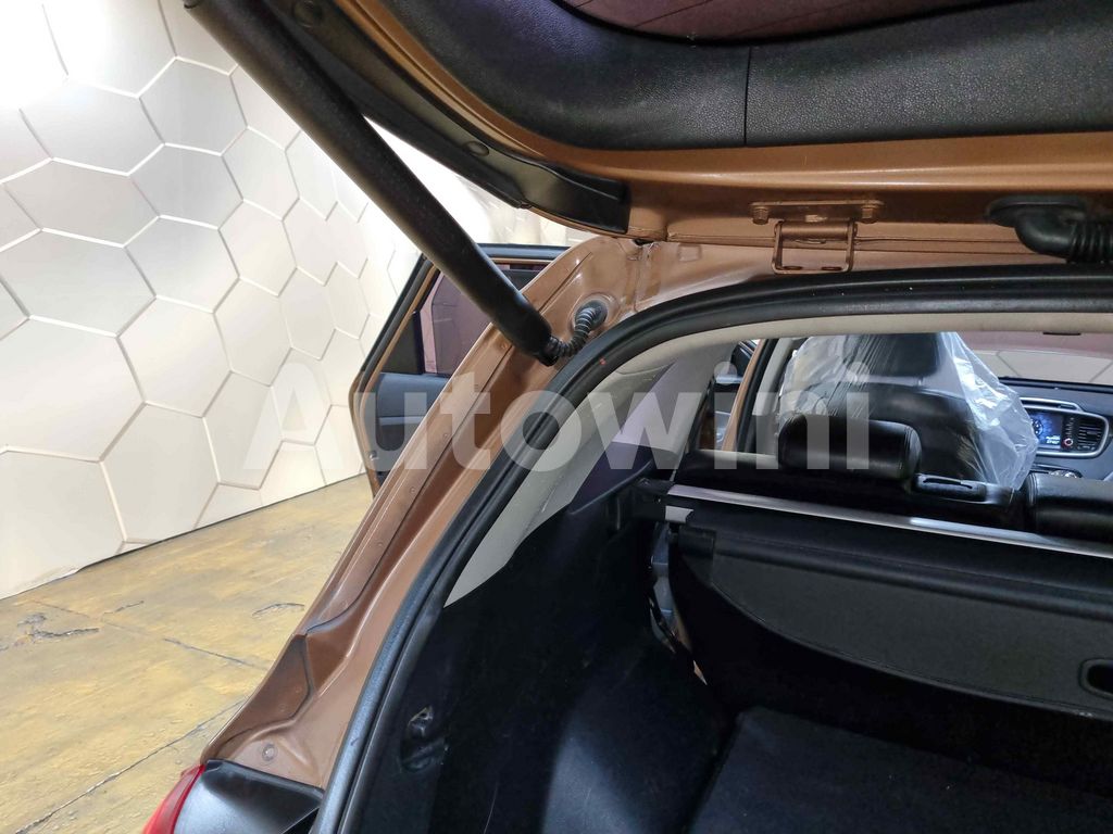 2015 KIA  SORENTO AUTO +S.KEY +SUN ROOF +NAVI +REAR CAMERA - 34