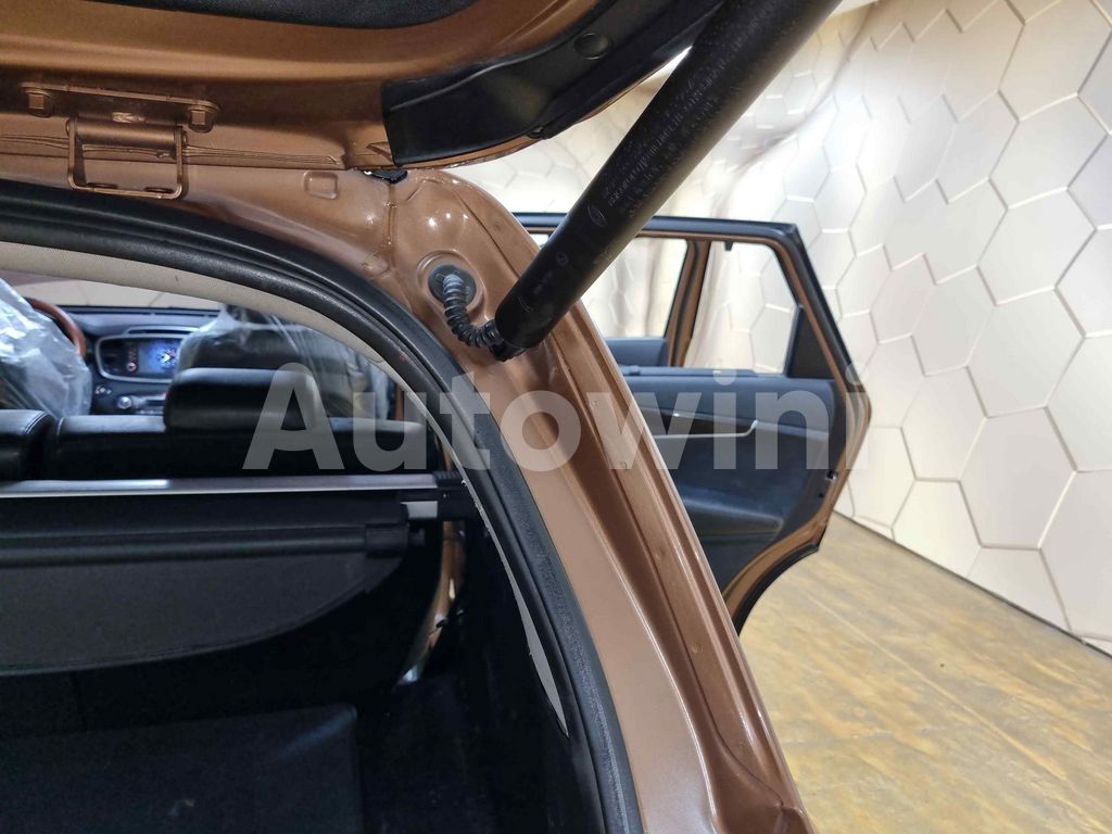 2015 KIA  SORENTO AUTO +S.KEY +SUN ROOF +NAVI +REAR CAMERA - 35